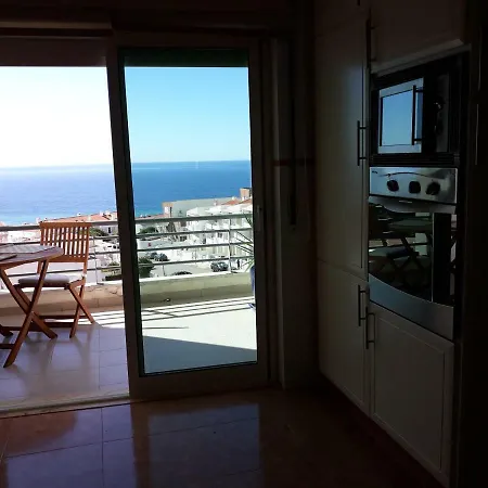 Apartment To Sea